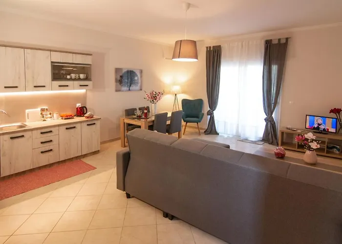 M&m 1 Apartment *